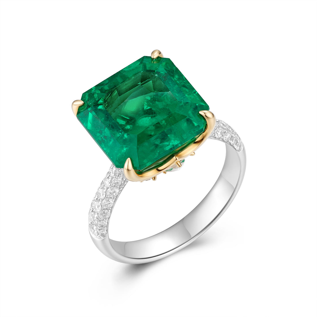 18k white gold  lab diamond with emerald ring