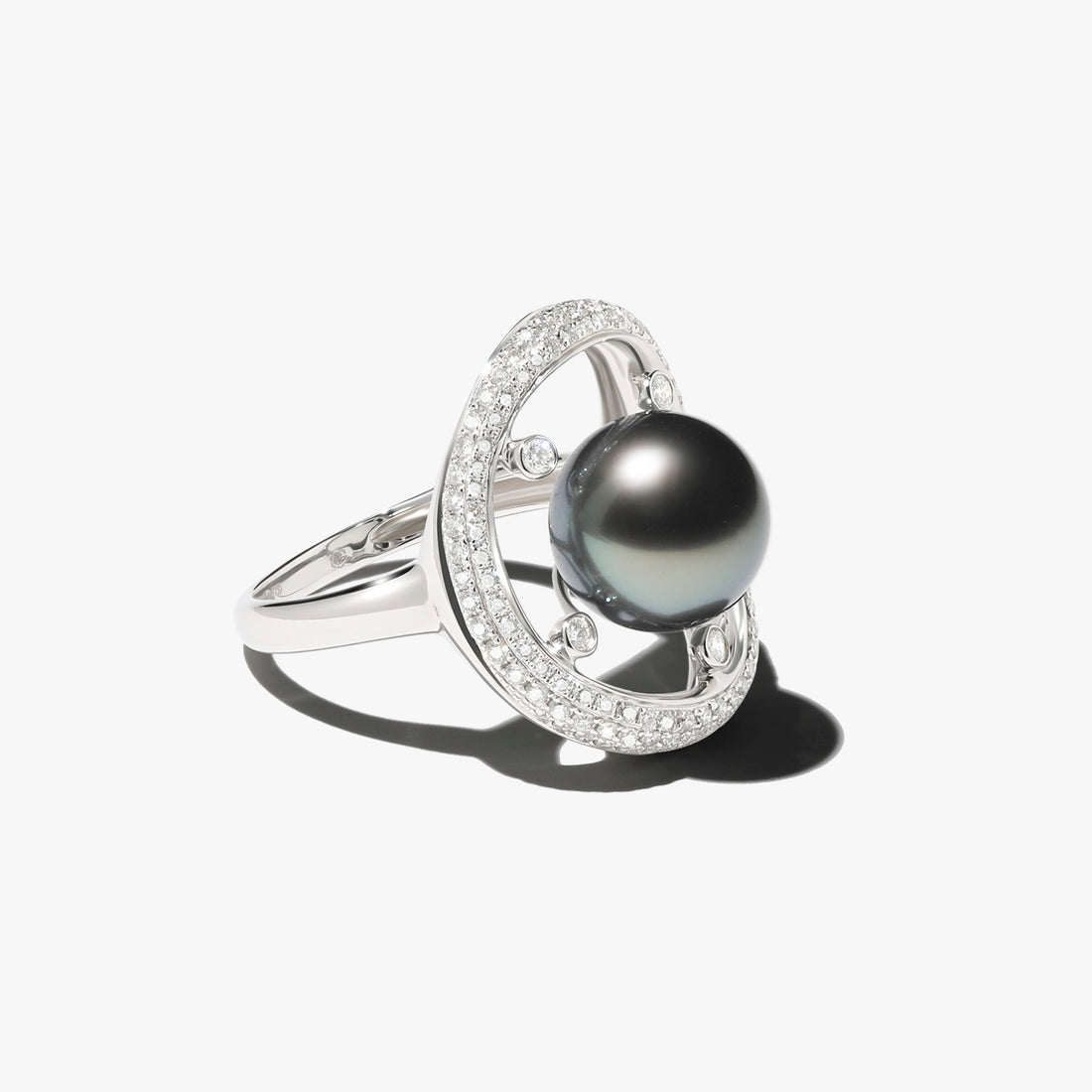 18K White Gold Tahitian black Pearl And Diamond Ring