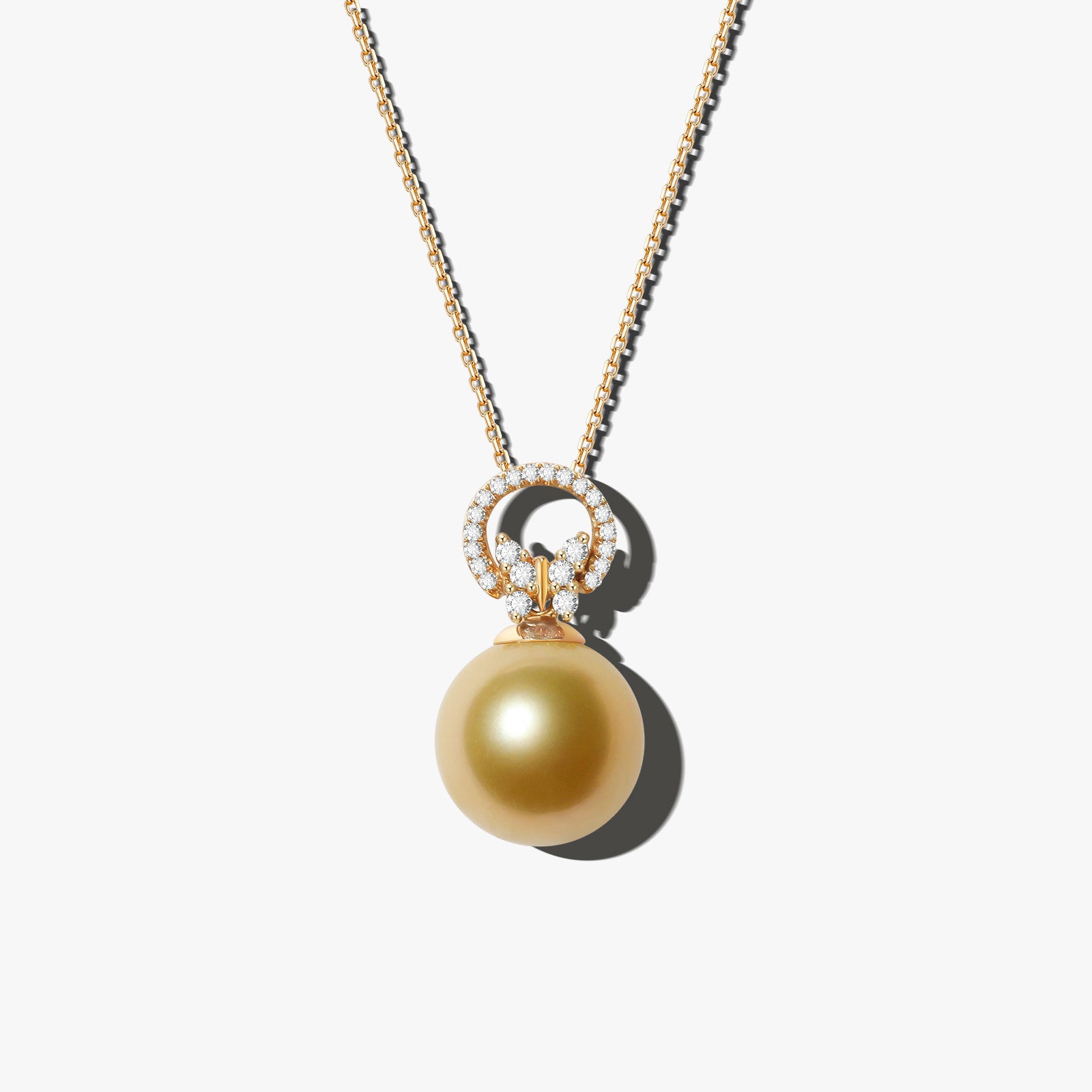 18K yellow Gold South Sea Cultured Pearl And Diamond necklace